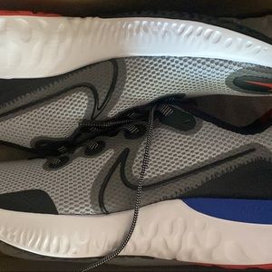 Mens Nike renew run 4s